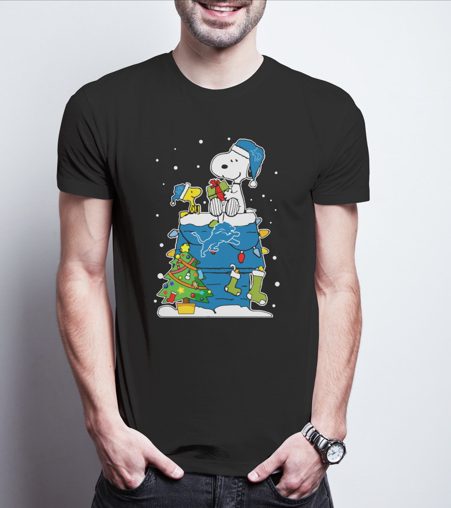 Detroit Lions Christmas Snoopy Woodstock Peanuts Holiday T-Shirt