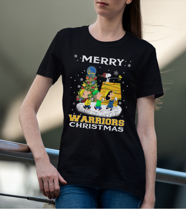 Merry Golden State Warriors Christmas Snoopy Charlie Brown Tree T-Shirt