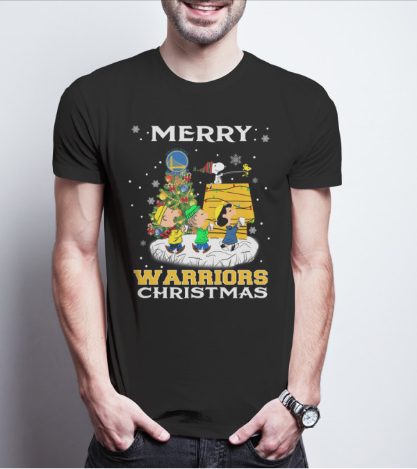 Merry Golden State Warriors Christmas Snoopy Charlie Brown Tree T-Shirt