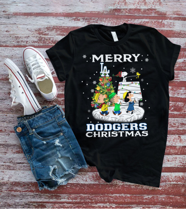 Merry Los Angeles Dodgers Christmas With Snoopy And Peanuts Holiday Scene T-Shirt