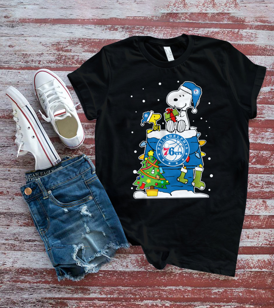 Philadelphia 76ers Snoopy Christmas Present With Tree And Woodstock T-Shirt