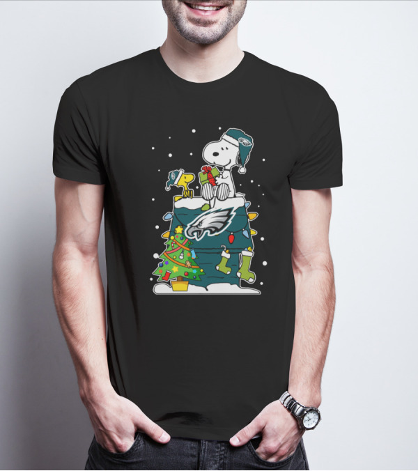 Philadelphia Eagles Snoopy Christmas Doghouse With Woodstock And Lights T-Shirt