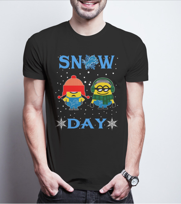 Snow Day With Detroit Lions Logo And Minions In Winter Gear T-Shirt