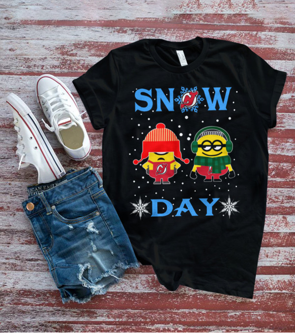 New Jersey Devils Snow Day With Minions Winter T-Shirt