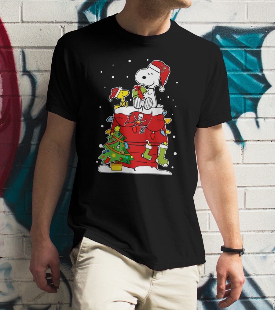 Tampa Bay Buccaneers Christmas Snoopy Peanuts Holiday Football Fan Gift T-Shirt