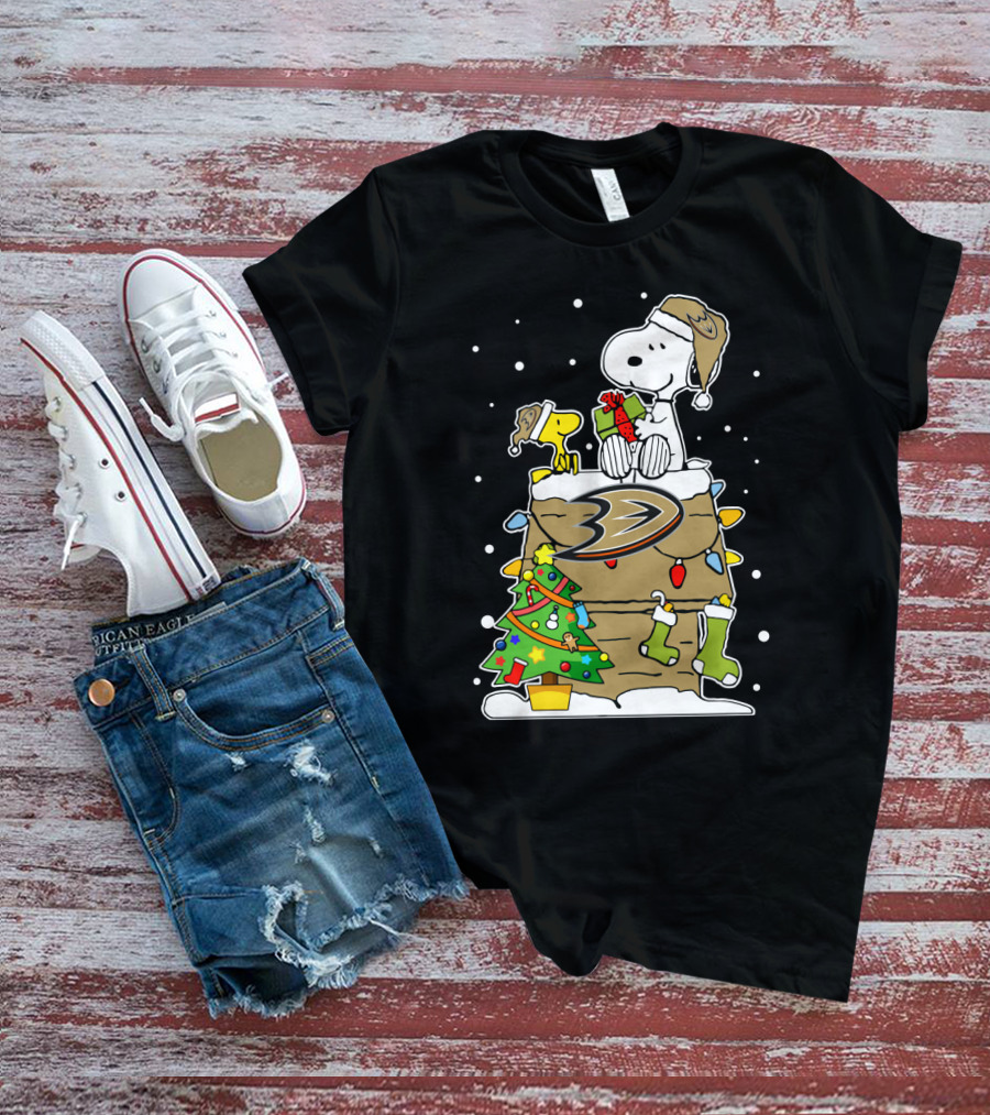 Anaheim Ducks Christmas Snoopy And Woodstock With Gifts T-Shirt