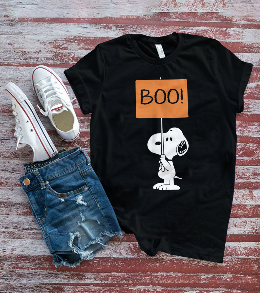 Peanuts Halloween Snoopy Holding Boo Sign T-Shirt