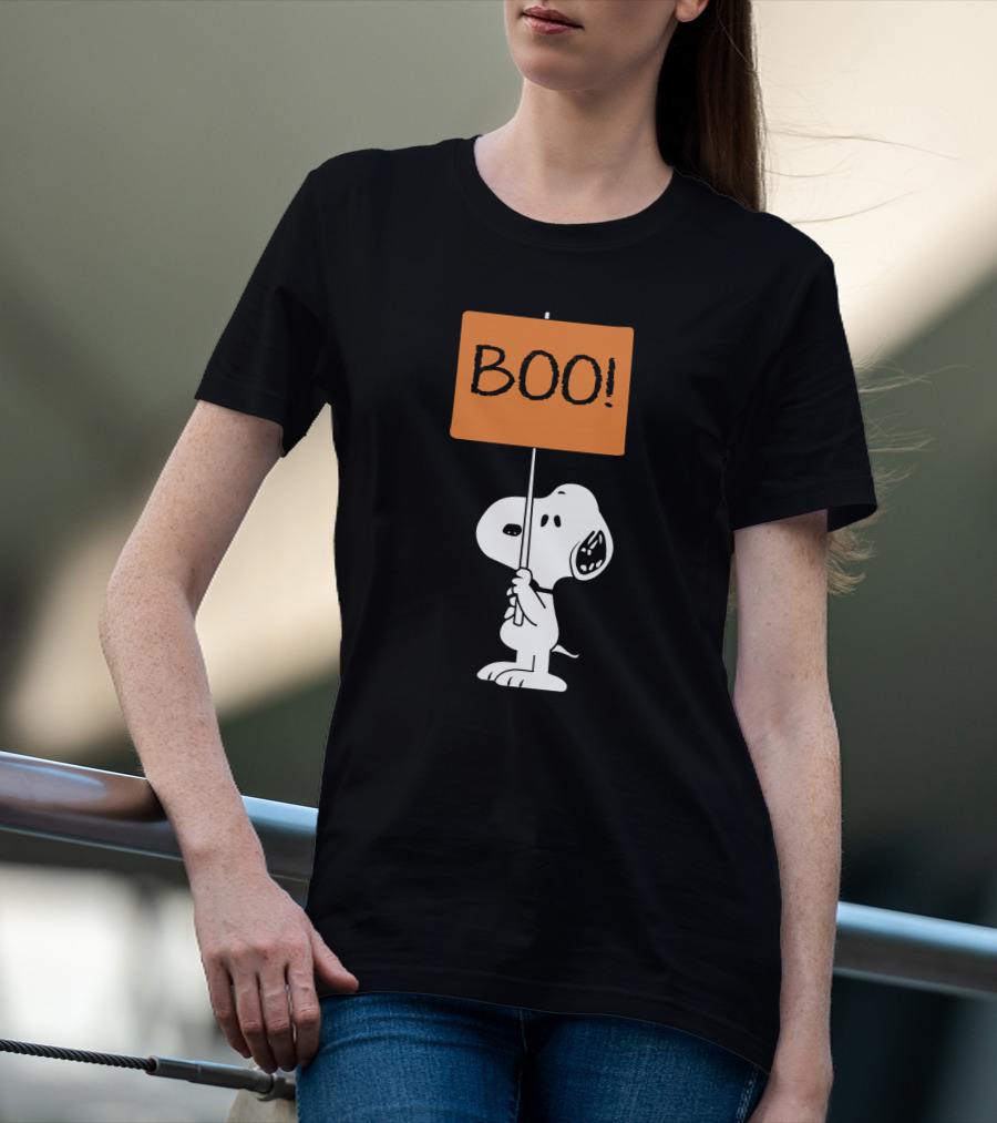 Peanuts Halloween Snoopy Holding Boo Sign T-Shirt