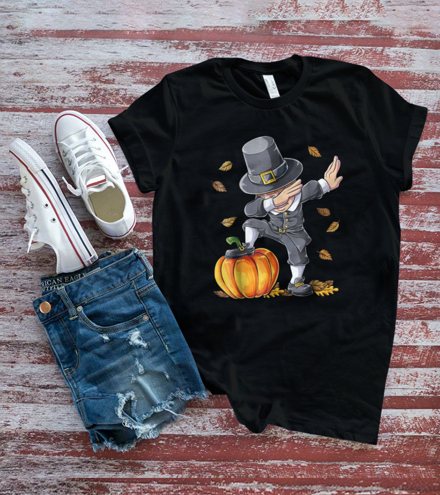 Pilgrim Dabbing On Pumpkin With Falling Autumn Leaves T-Shirt