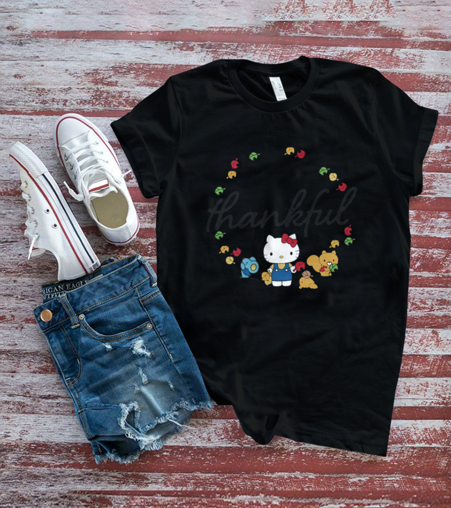 Thankful Hello Kitty Surrounded By Colorful Autumn Leaves And Forest Friends T-Shirt
