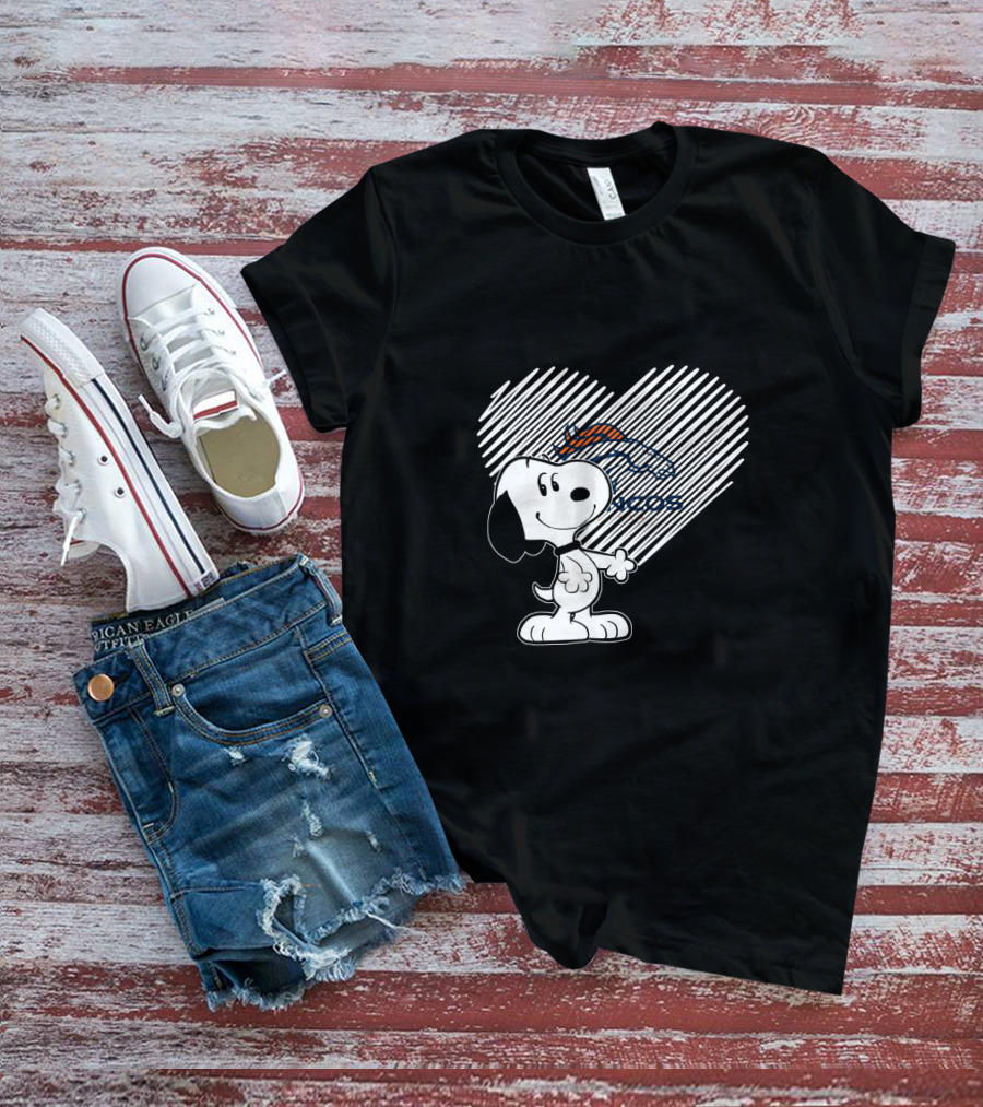 Snoopy Heart Embraces Denver Broncos Fan Love T-Shirt
