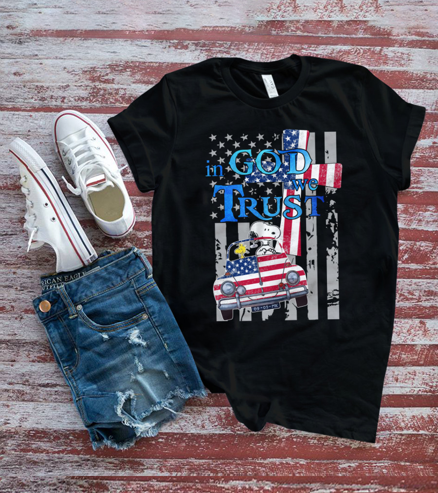 In God We Trust Snoopy Woodstock American Flag Car Patriot T-Shirt