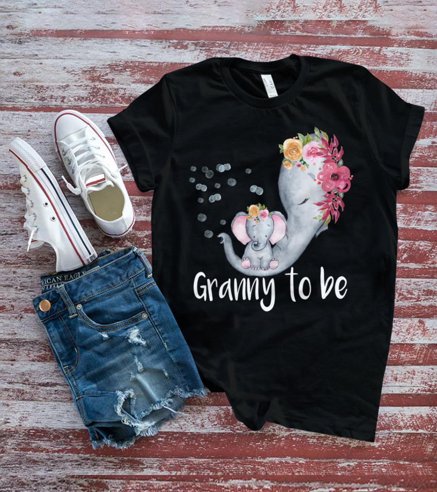 Granny To Be Elephant Baby Shower Floral For Girl T-Shirt
