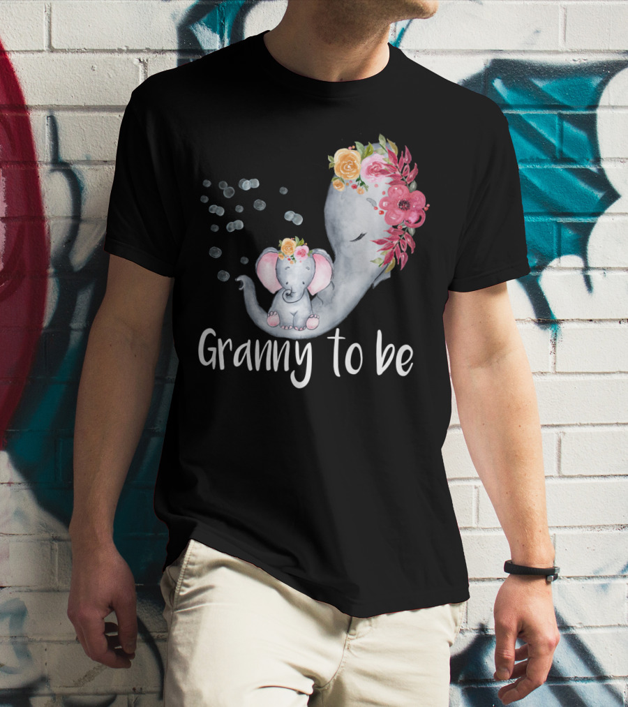 Granny To Be Elephant Baby Shower Floral For Girl T-Shirt