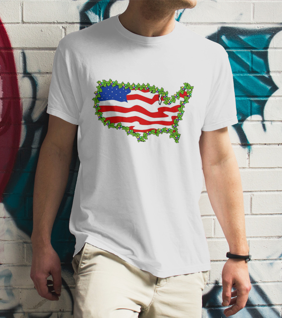 United States Map With Flag And Christmas Holly Decoration T-Shirt