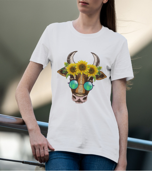 Cute Cow With Sunflower And Sunglasses Headpiece T-Shirt