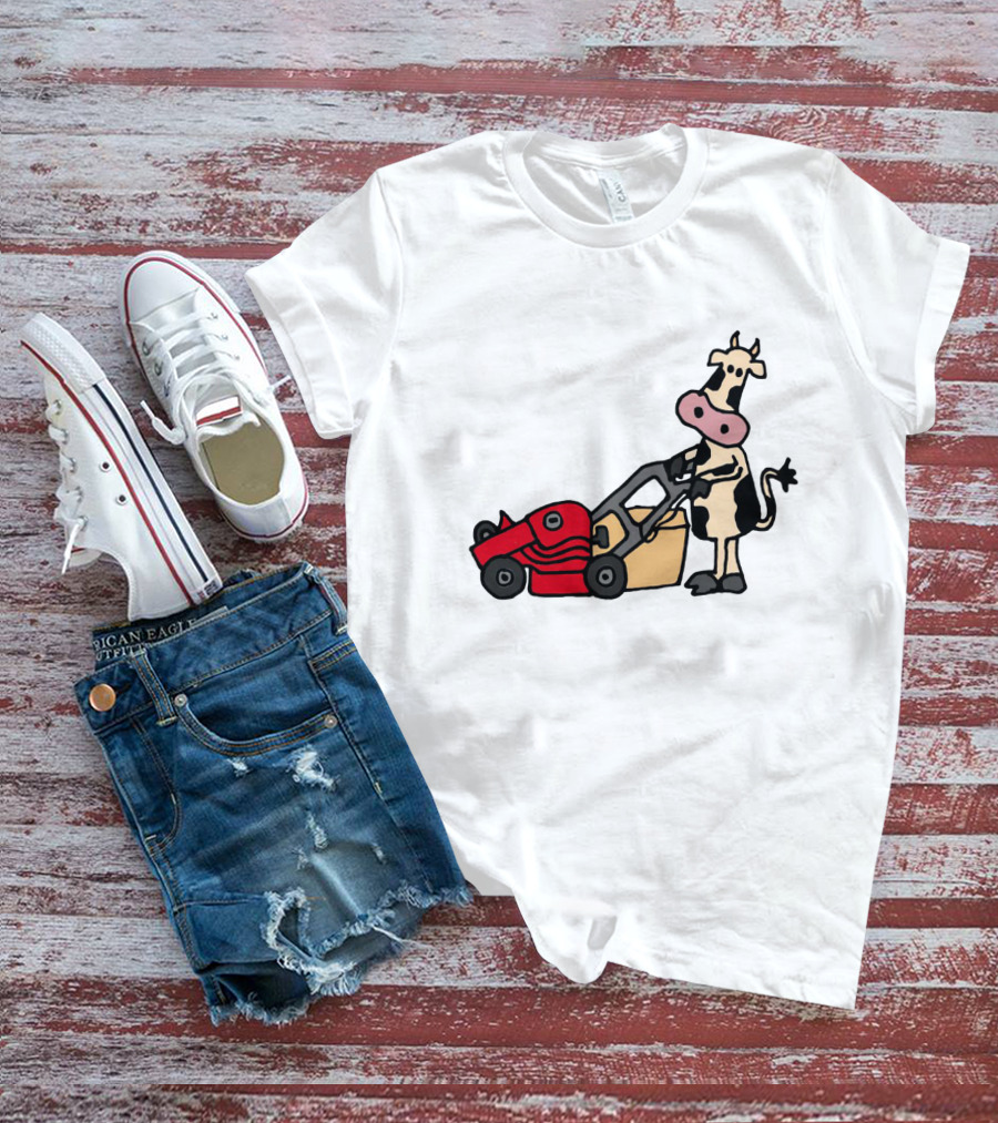 Funny Cow Mowing Grass Cartoon With Red Lawn Mower T-Shirt