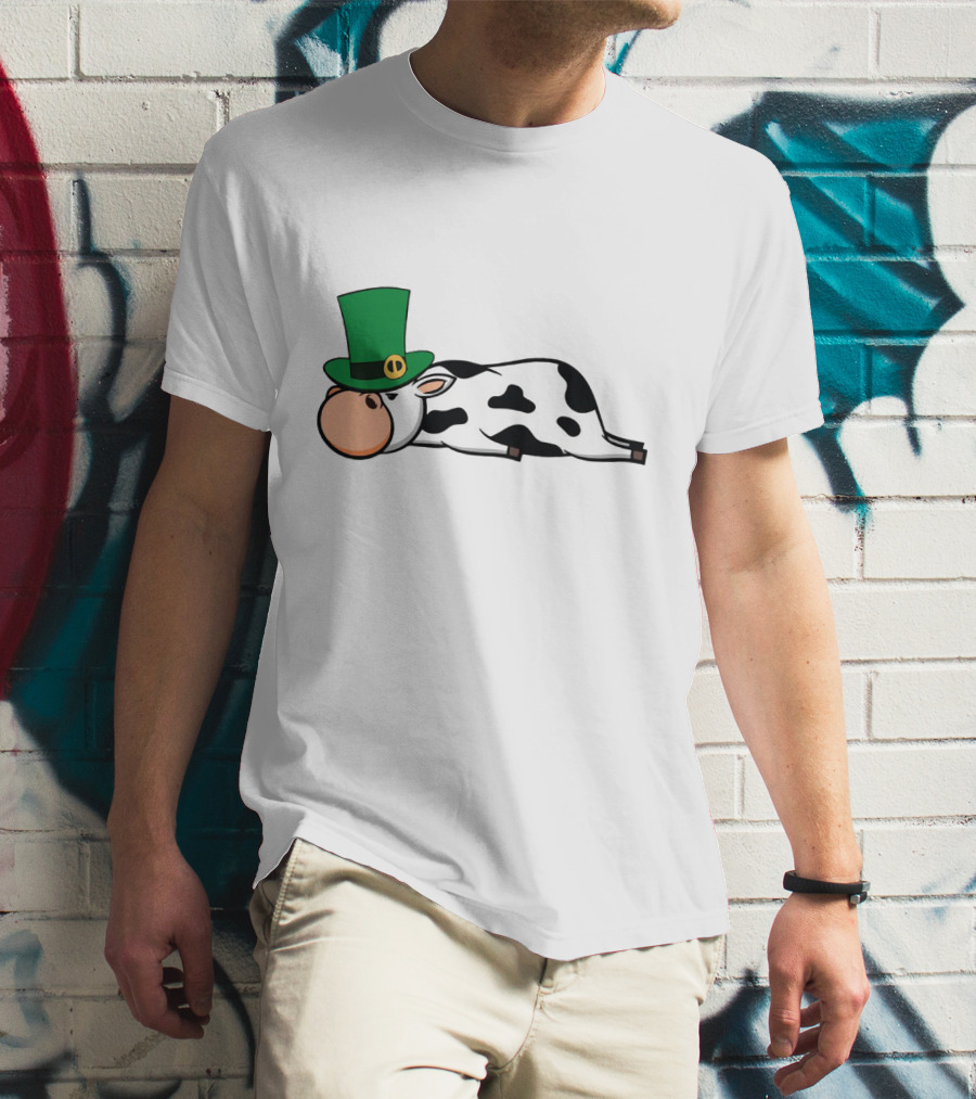 St Patricks Day Drunken Beer Party Cow With Irish Leprechaun Hat T-Shirt