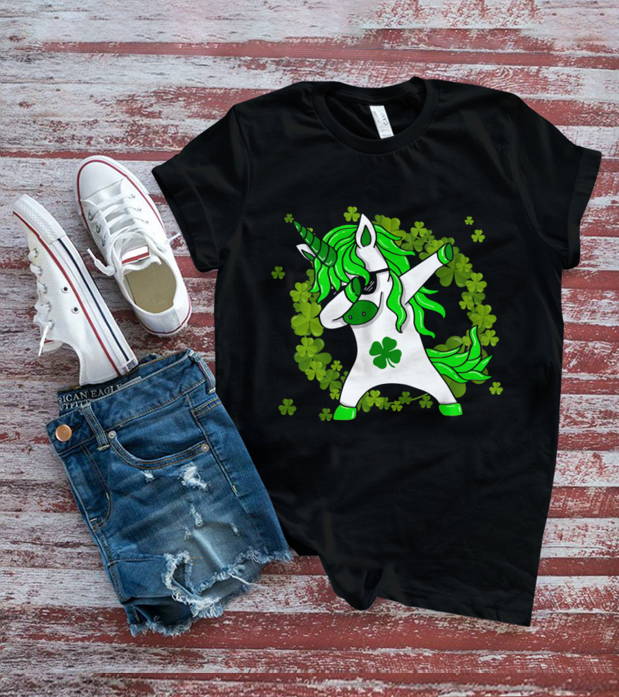 St Patricks Day Shamrock Unicorn Dabbing T-Shirt