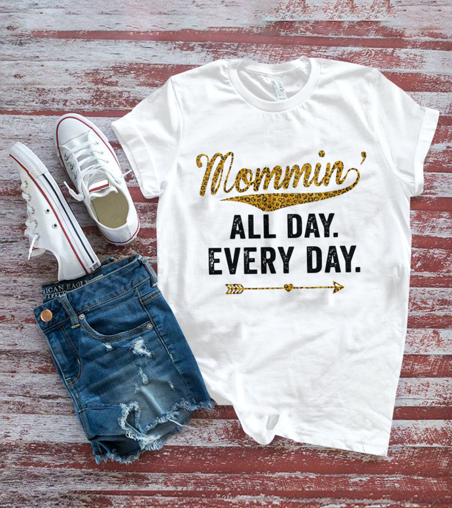 Mommin All Day Every Day Leopard Print Arrow T-Shirt