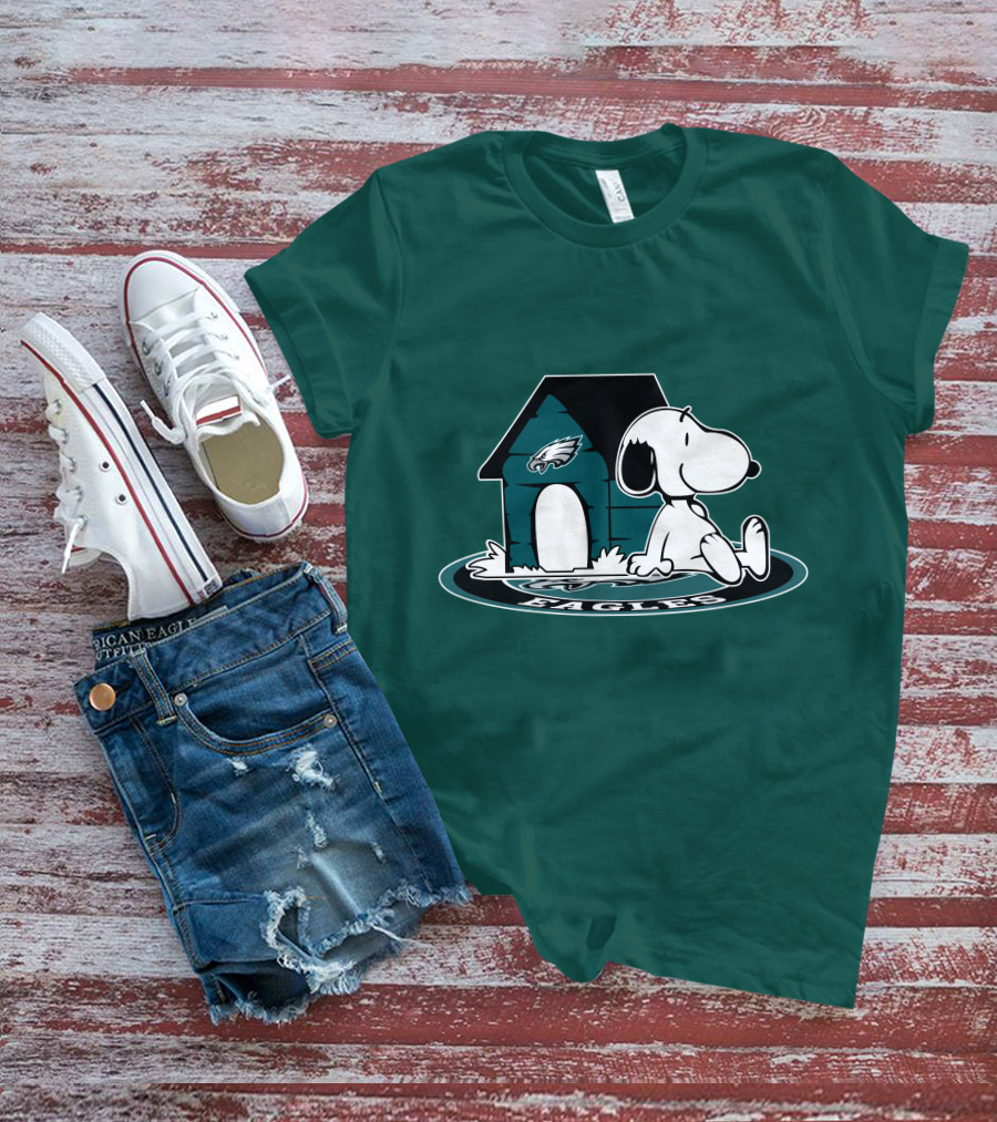 Philadelphia Eagles Snoopy Now And Forever Football Fan T-Shirt