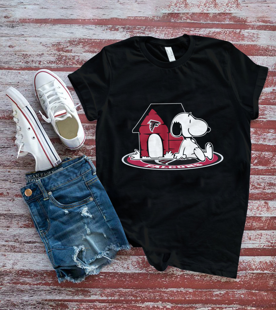 Atlanta Falcons Snoopy Doghouse Fan Forever T-Shirt
