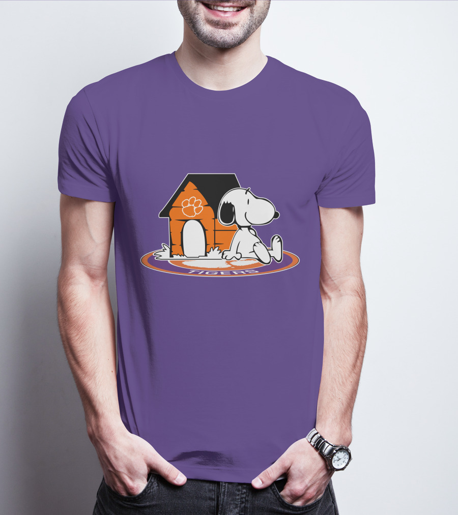 Clemson Tigers Football Forever Snoopy Doghouse Fan T-Shirt