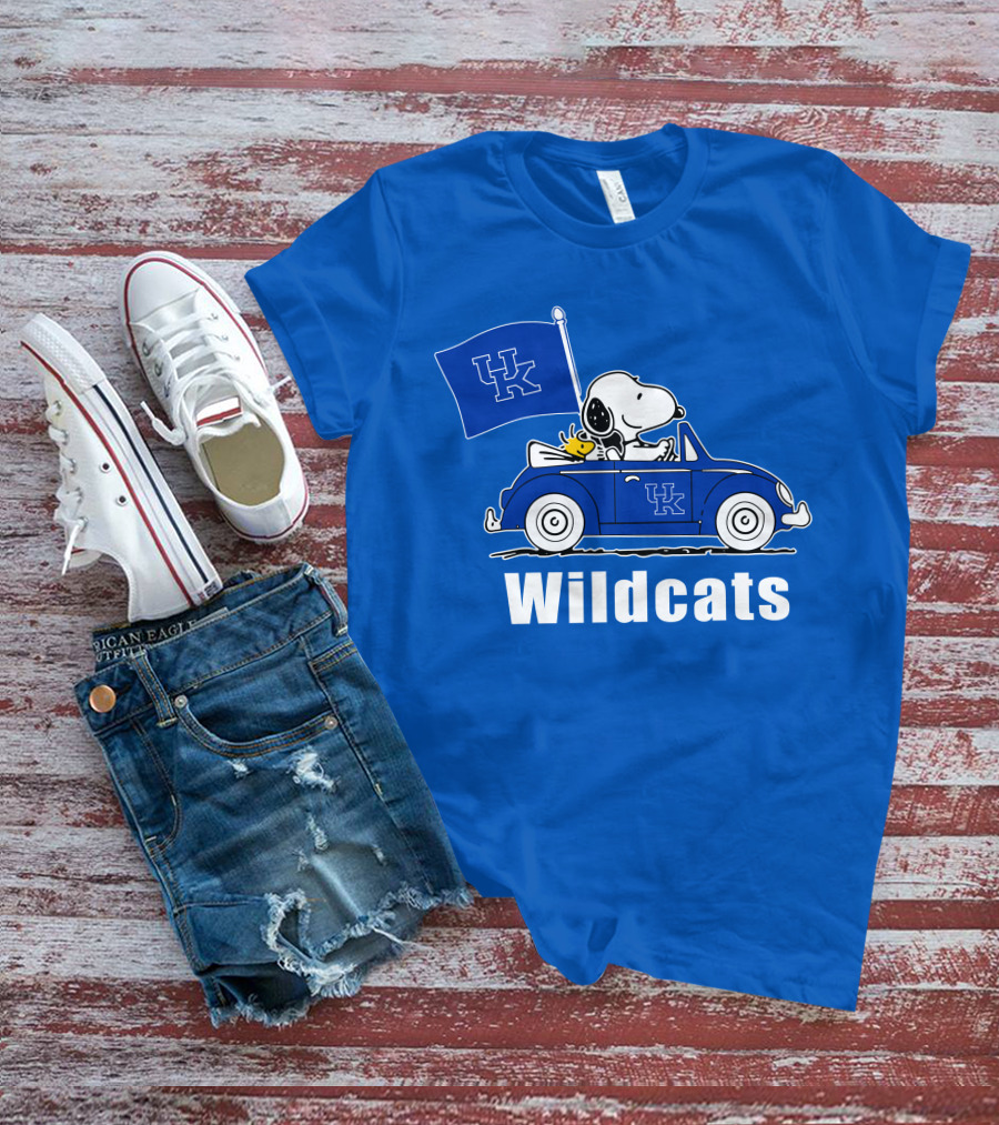 Snoopy Driving Kentucky Wildcats Car With Woodstock And UK Flag T-Shirt