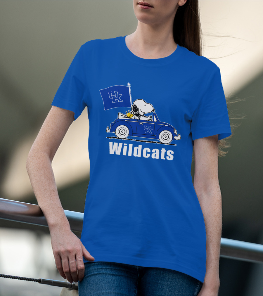 Snoopy Driving Kentucky Wildcats Car With Woodstock And UK Flag T-Shirt