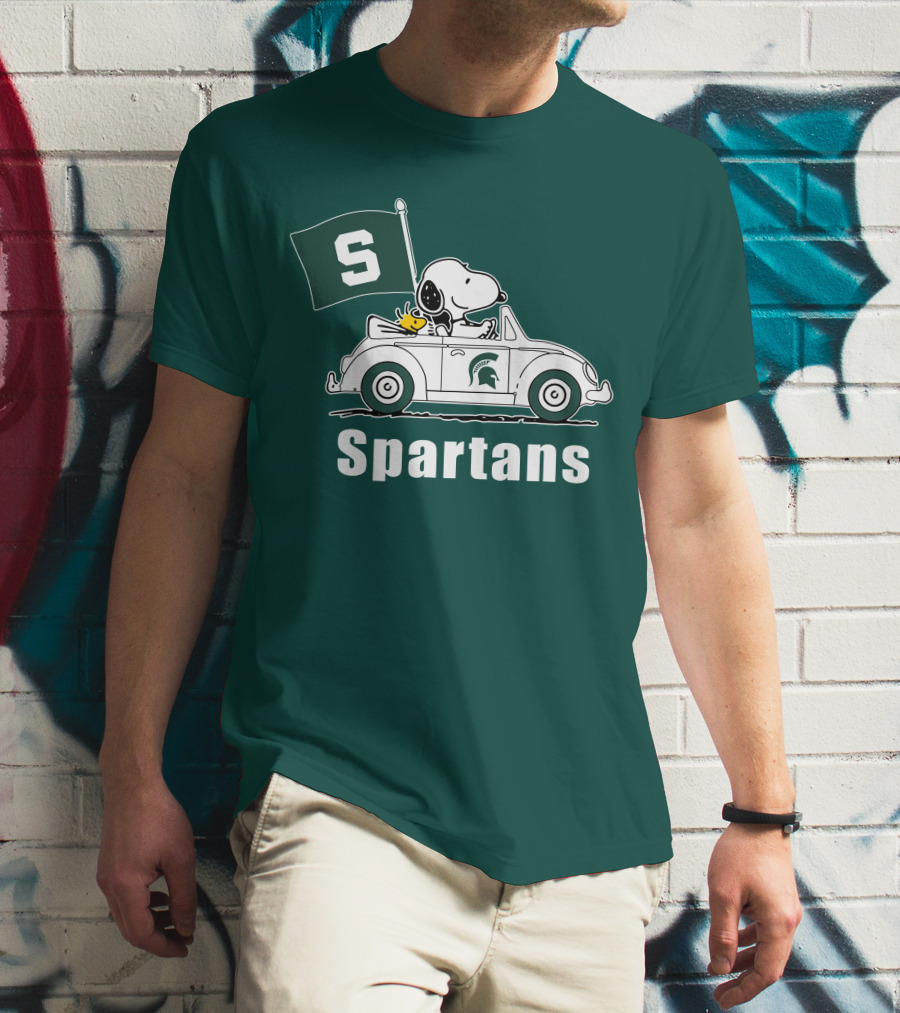 Snoopy Driving With Michigan State Spartans Flag T-Shirt