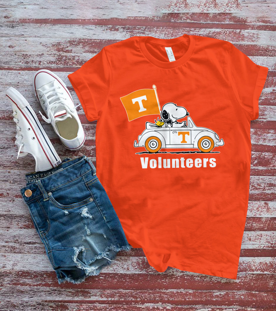 Tennessee Volunteers Snoopy Driving With T Flag T-Shirt