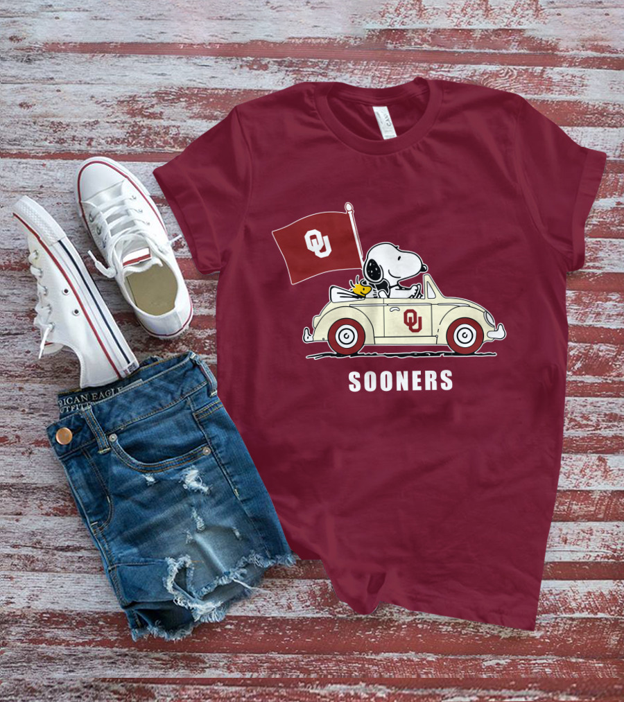 Snoopy Driving Oklahoma Sooners OU Flag Retro Car T-Shirt