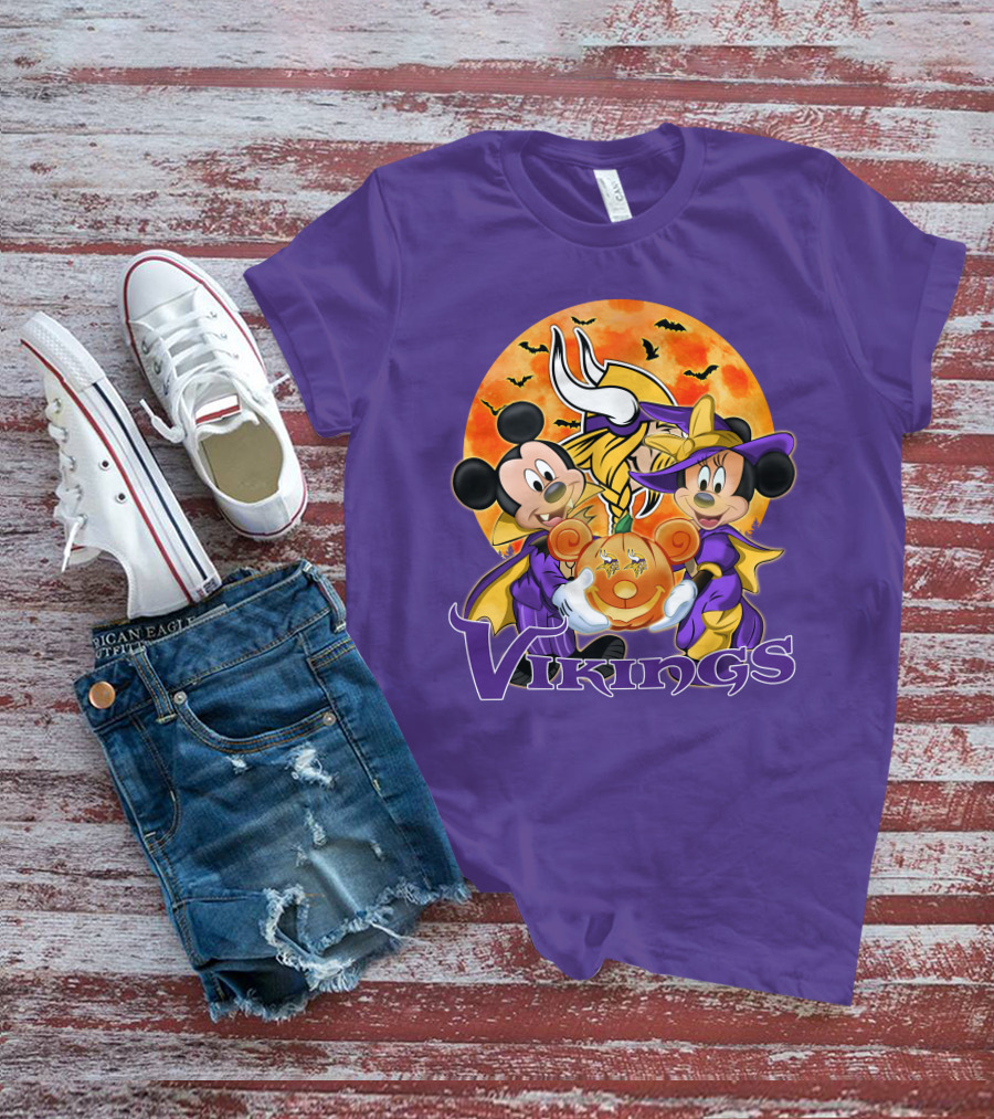 Vikings Halloween Mickey Mouse And Minnie Mouse Football Pumpkin T-Shirt
