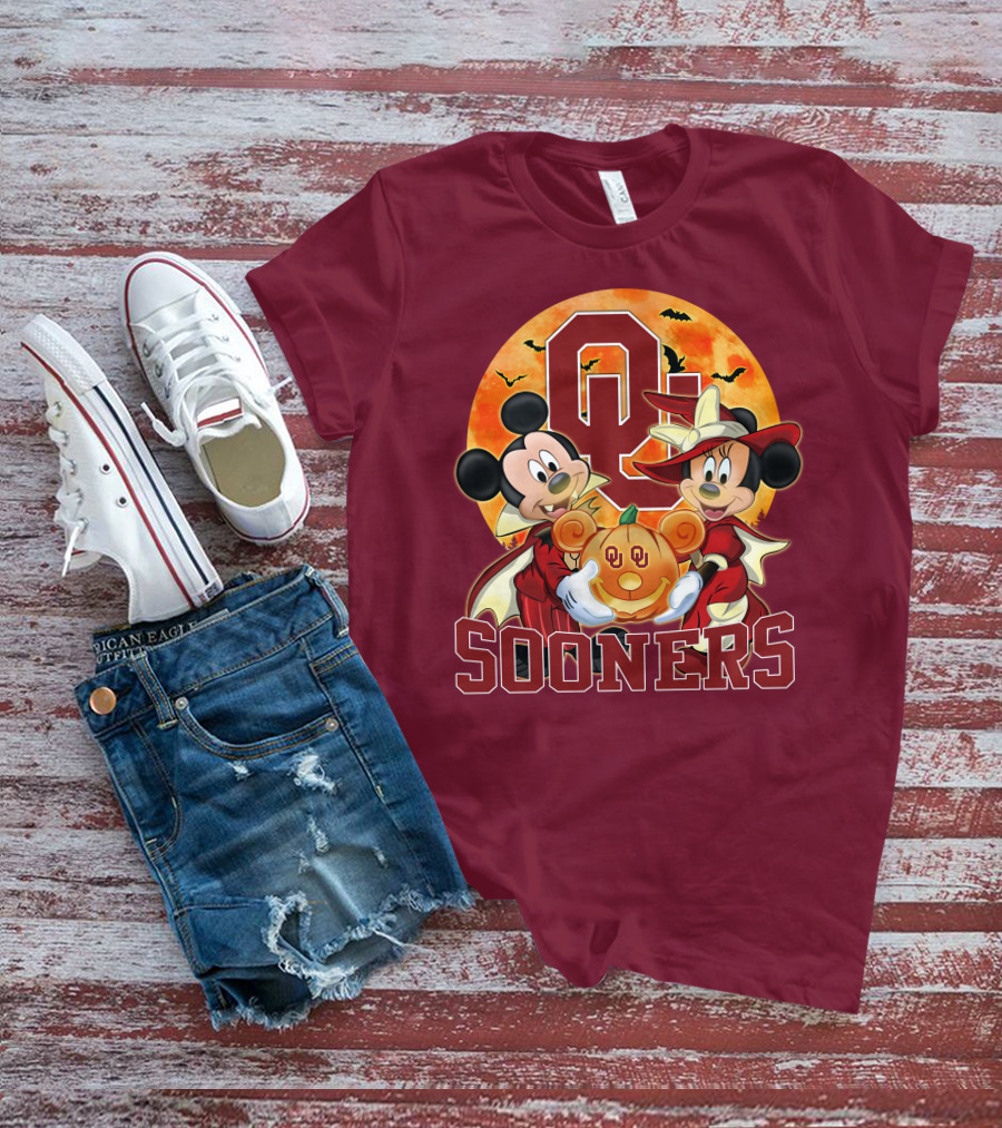 Oklahoma Sooners Mickey Mouse And Minnie Mouse Halloween Pumpkin Moon Bats T-Shirt