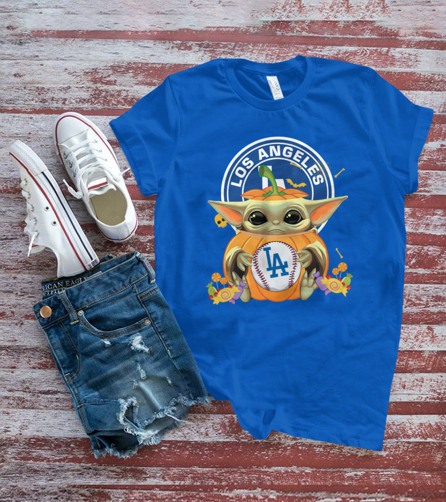 Los Angeles Dodgers Halloween Baby Yoda Hugging Pumpkin T-Shirt
