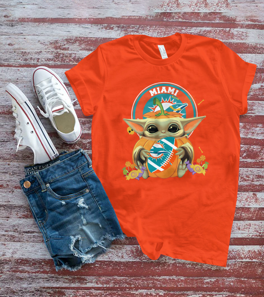 Halloween Pumpkin Baby Yoda Miami Dolphins Hug Football Candy Skulls T-Shirt