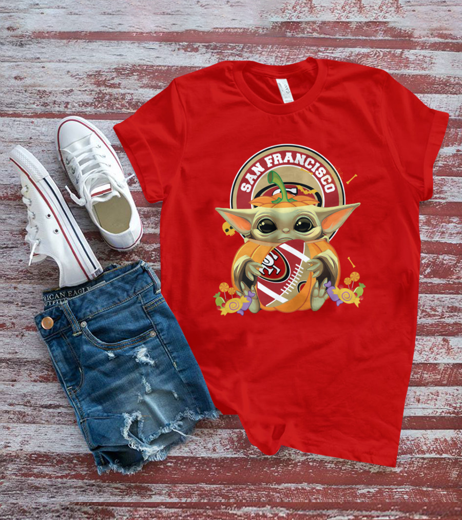 Halloween Pumpkin Baby Yoda Hug San Francisco 49ers Football T-Shirt