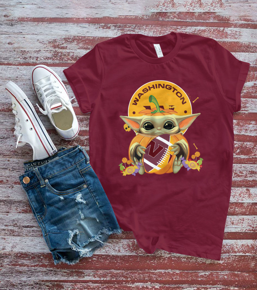 Halloween Baby Yoda Pumpkin Hugging Washington Football Team T-Shirt