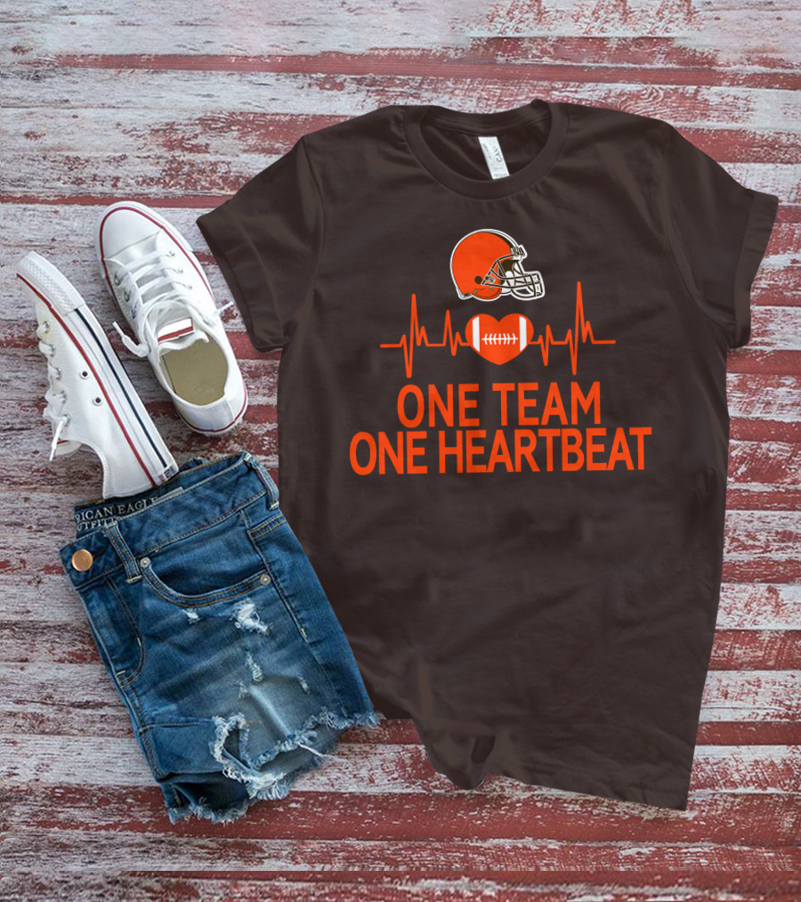 Cleveland Browns Football Helmet One Team One Heartbeat T-Shirt