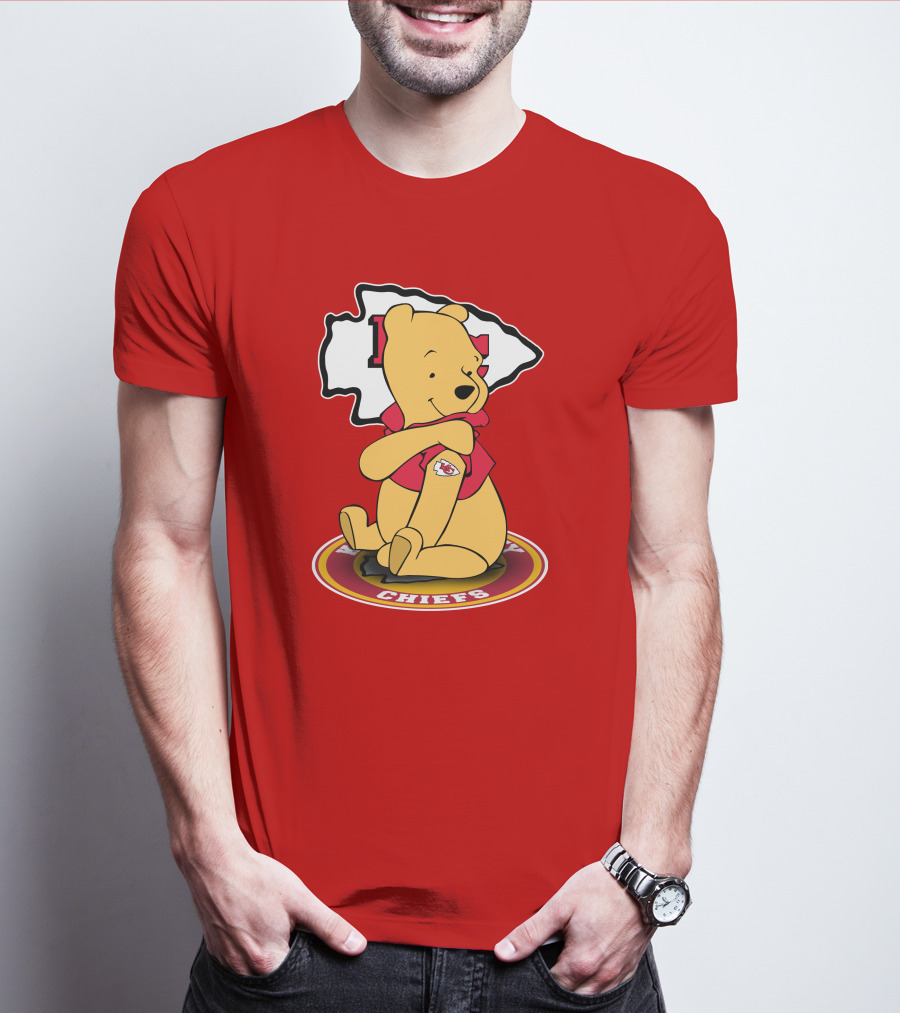 Kansas City Chiefs Winnie The Pooh Sitting On T-Shirt
