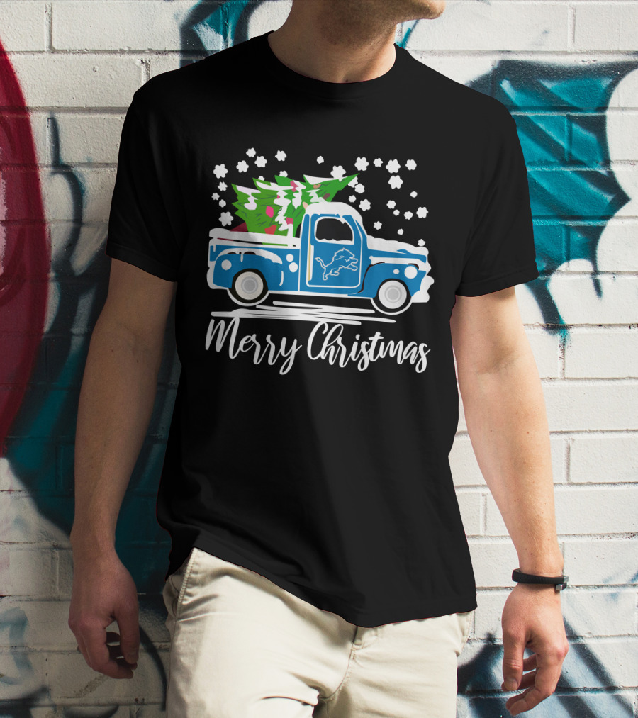 Detroit Lions Vintage Car Merry Christmas Snowy Tree Scene T-Shirt