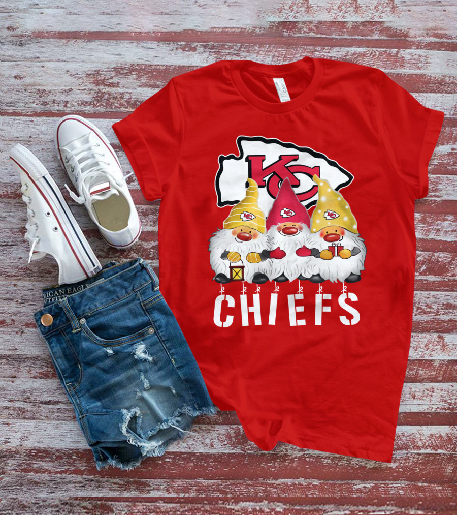 Kansas City Chiefs Merry Christmas Happy Holidays Gnomes T-Shirt