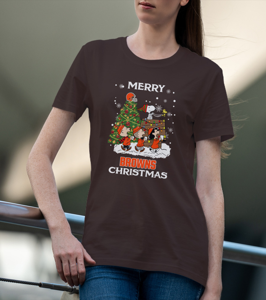 Merry Browns Christmas Peanuts Christmas Tree Celebration T-Shirt