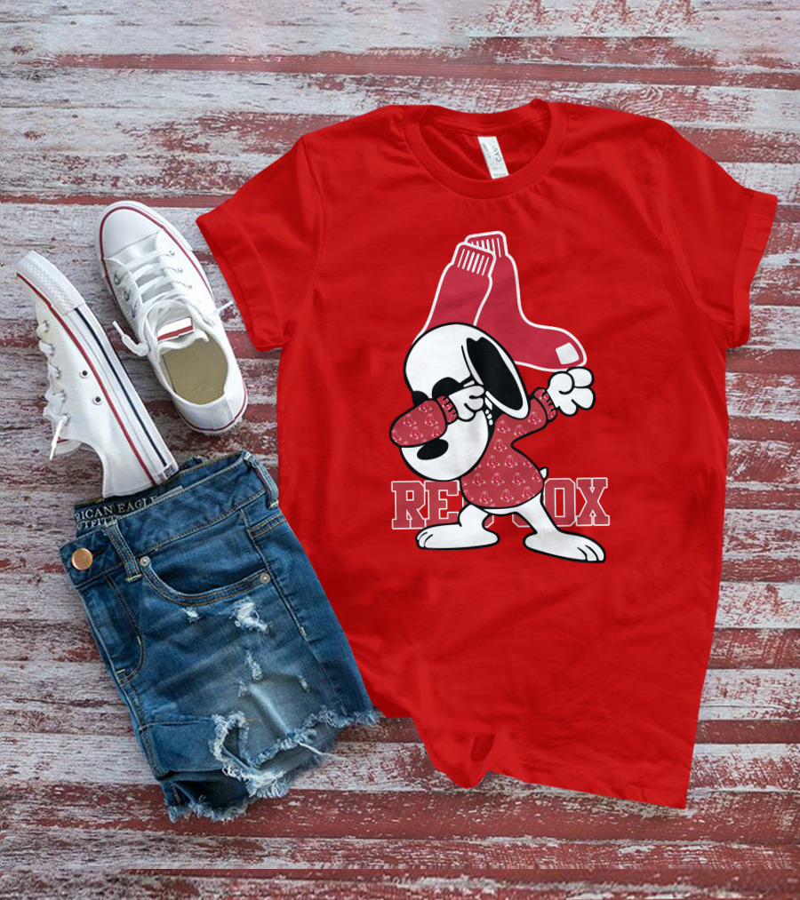 Boston Red Sox Snoopy Dabbing With Red Sox T-Shirt