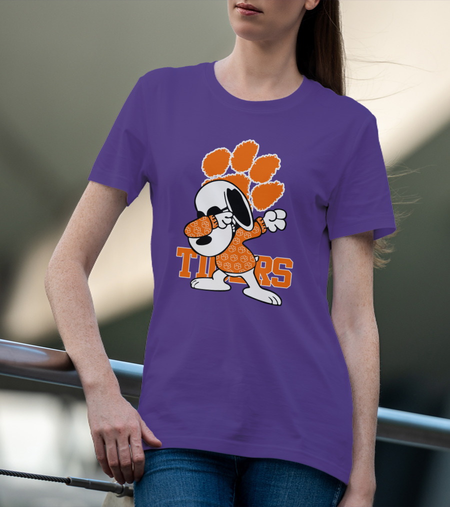 Snoopy Dabbing Clemson Tigers Paw Prints T-Shirt