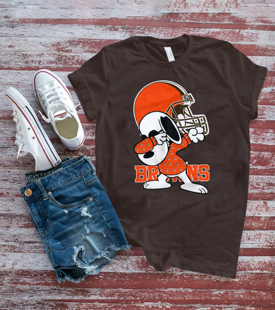 Cleveland Browns Snoopy Dabbing Football Helmet T-Shirt