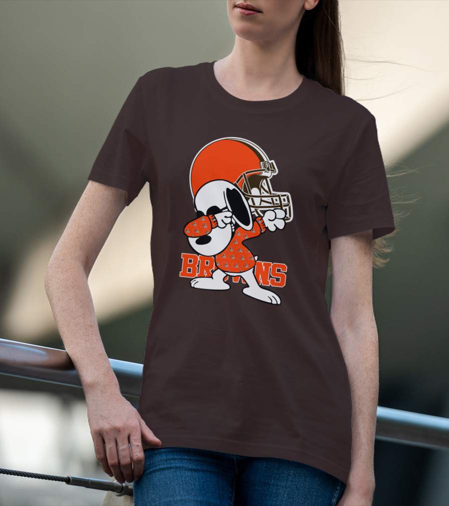 Cleveland Browns Snoopy Dabbing Football Helmet T-Shirt
