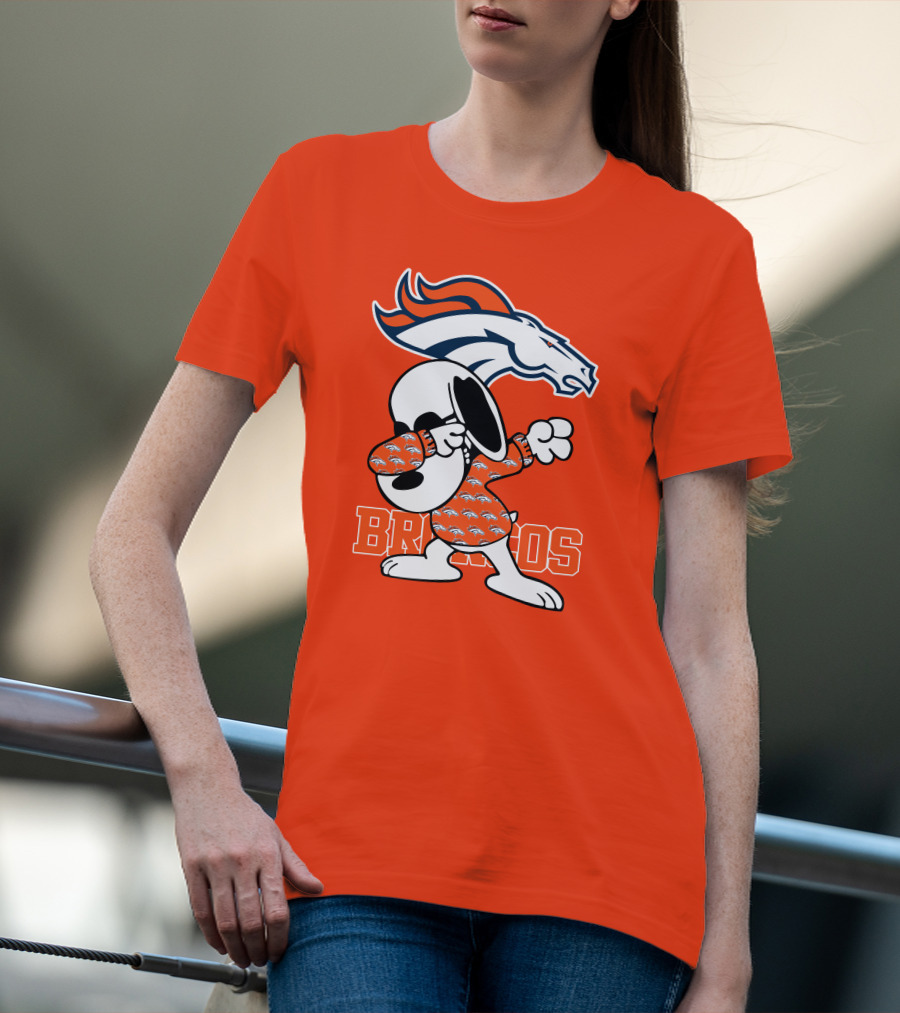 Denver Broncos Snoopy Dabbing Broncos T-Shirt