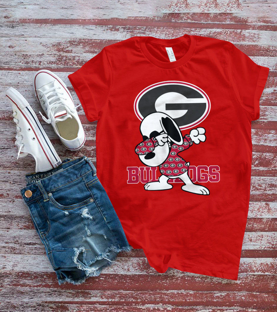 Georgia Bulldogs Snoopy Dabbing University Of Georgia T-Shirt