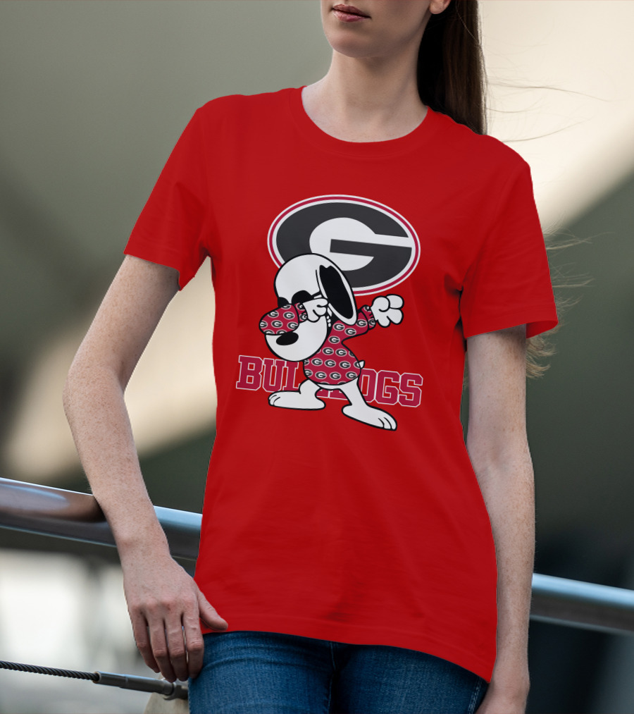 Georgia Bulldogs Snoopy Dabbing University Of Georgia T-Shirt